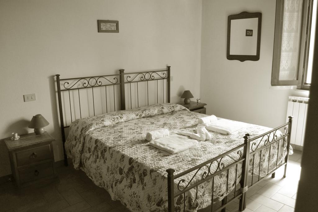 Villa Santa Maria 蒙塔尔奇诺 客房 照片